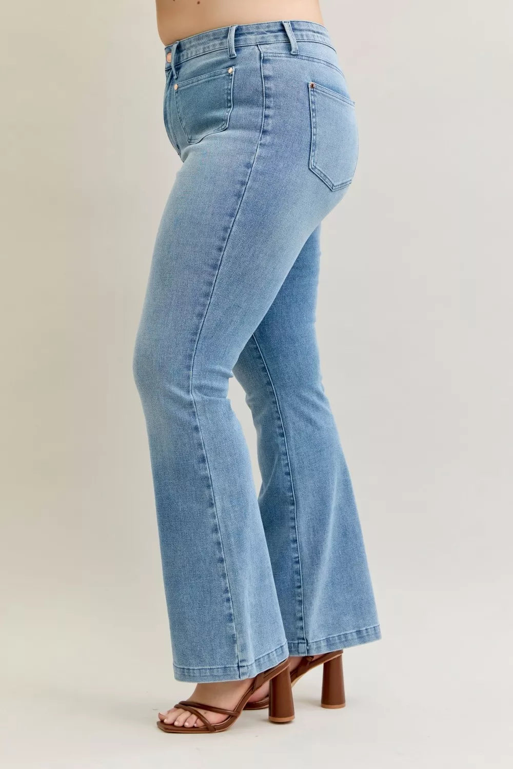 Judy Blue Full Size Mid Rise Bootcut Jeans with Contrast Wash & Front Patch Pockets