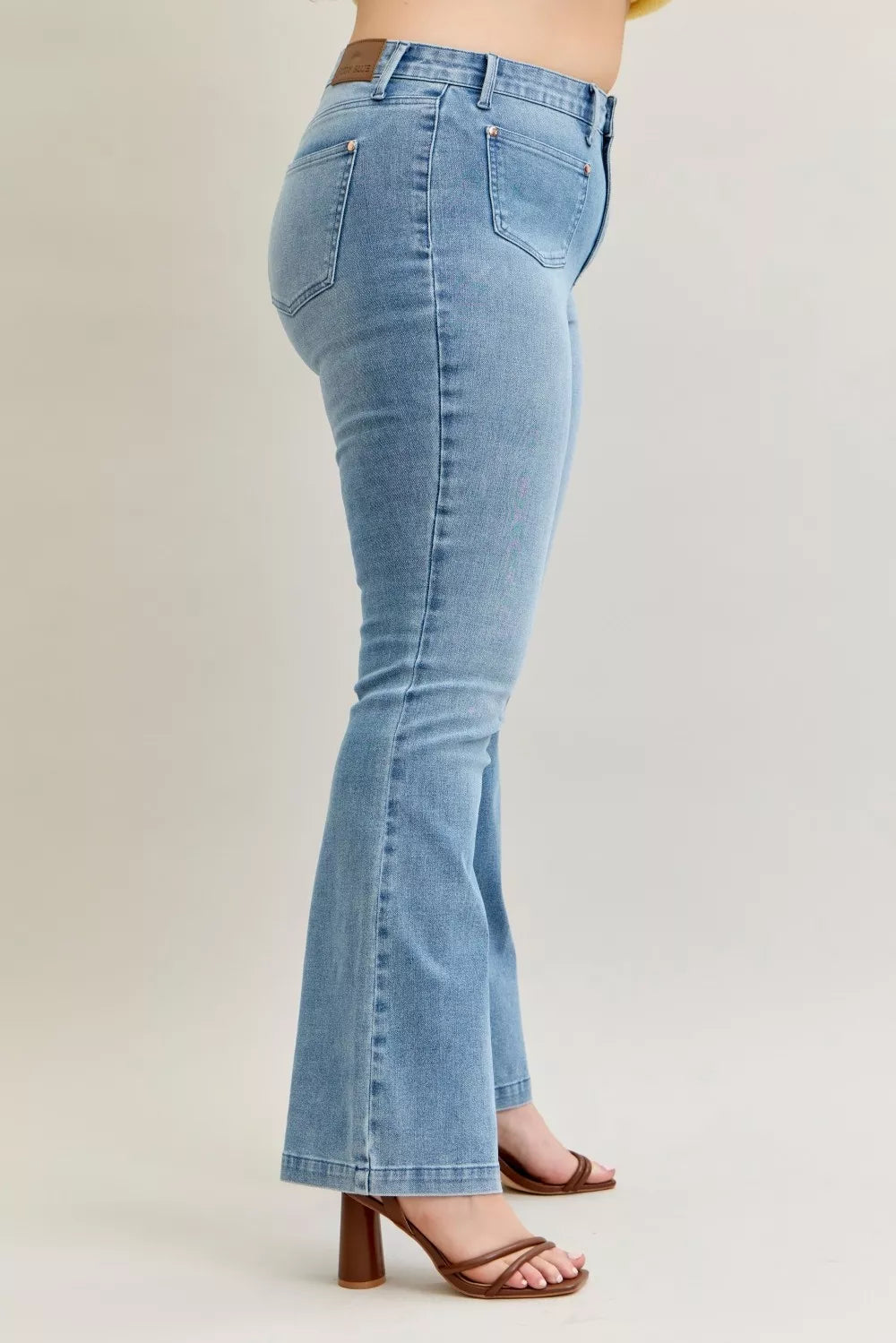 Judy Blue Full Size Mid Rise Bootcut Jeans with Contrast Wash & Front Patch Pockets