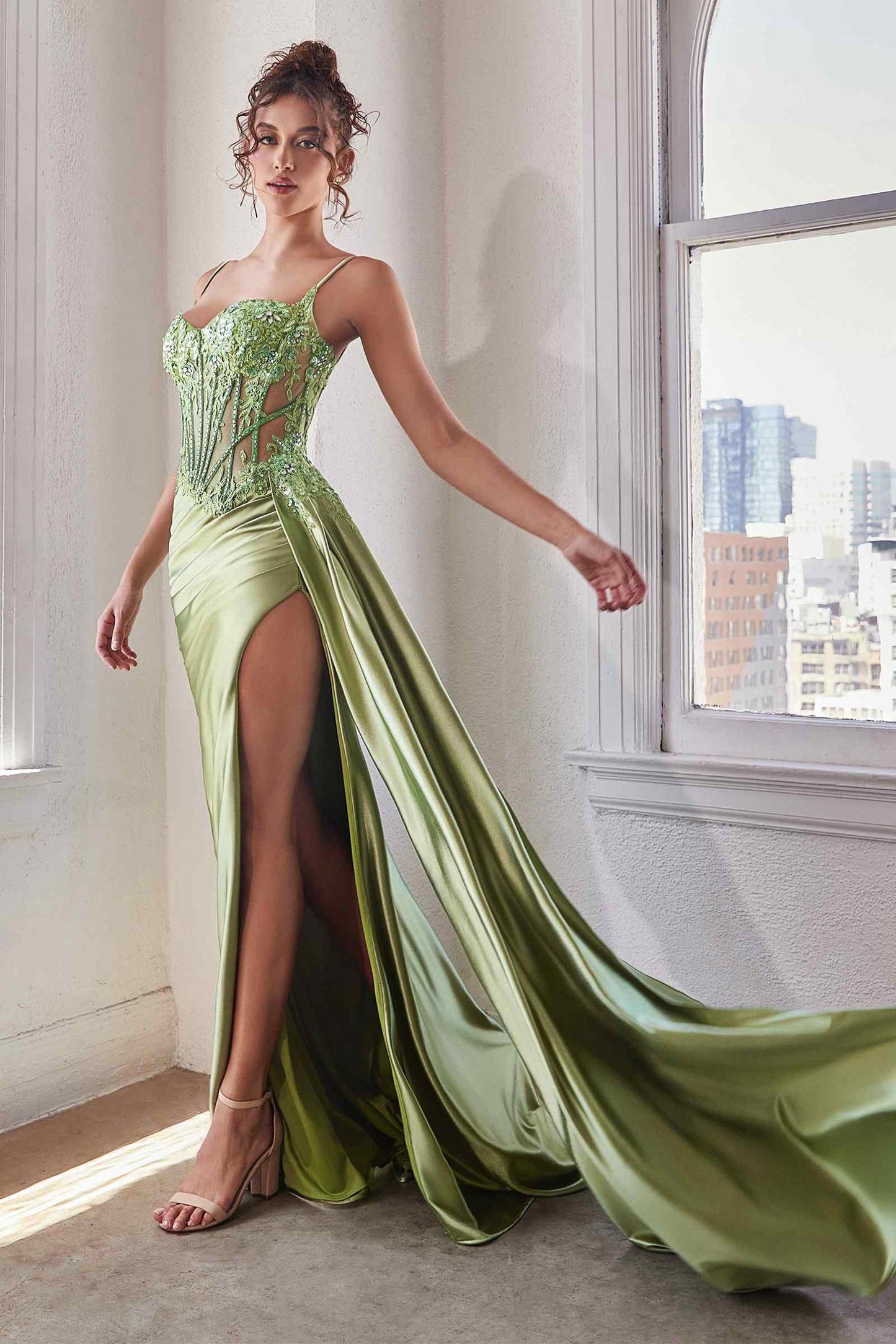 Ladivine Long Glamorous Lace Detailed Silver Gown Side Sash