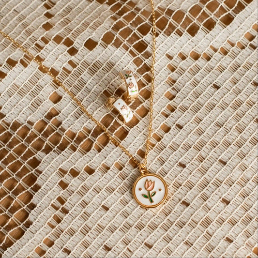 Eloise Tea Cup Necklace